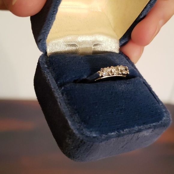 Vintage Avon Silvertone CZ Ring Sz 6 - Picture 4 of 13